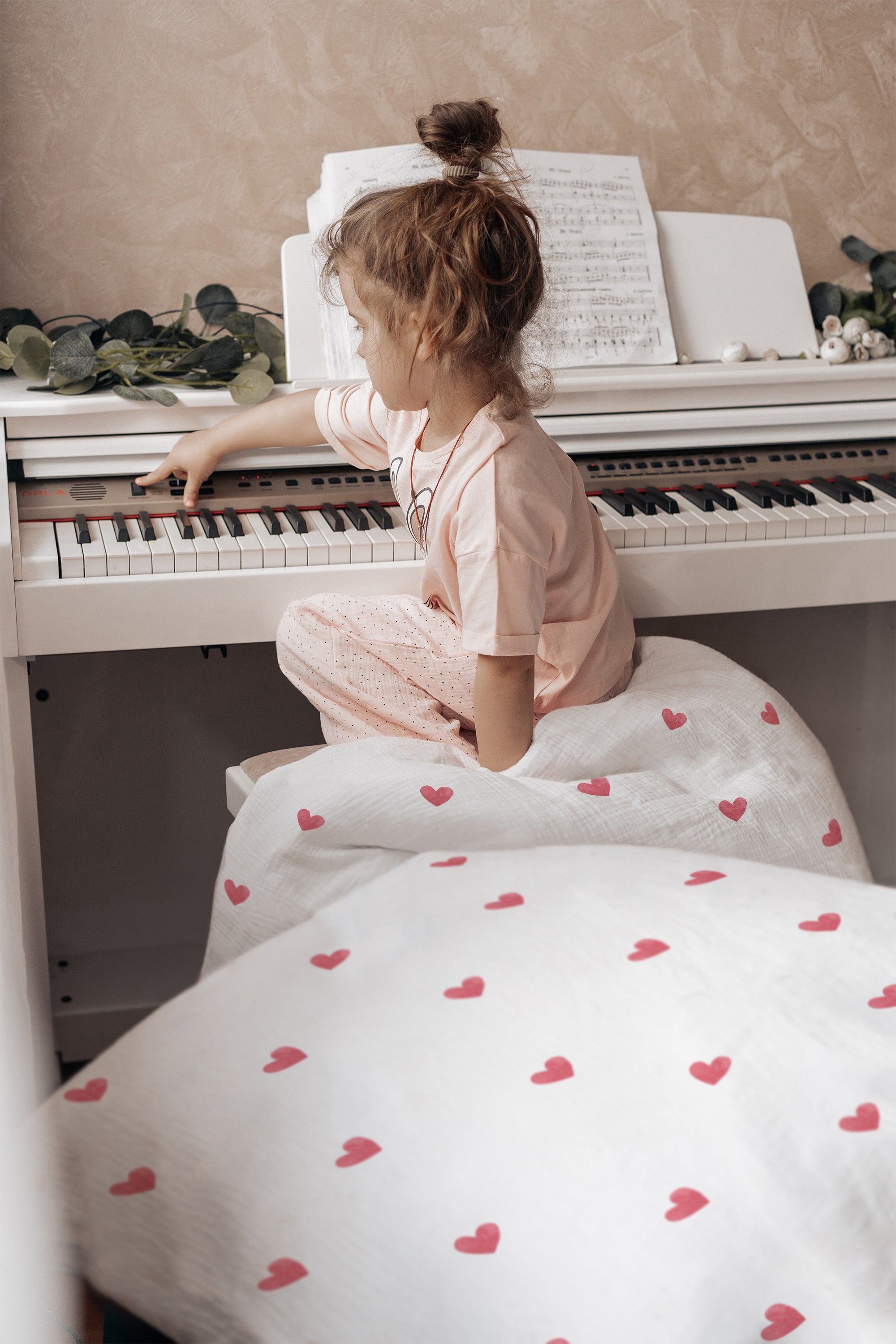 Love cot bedding