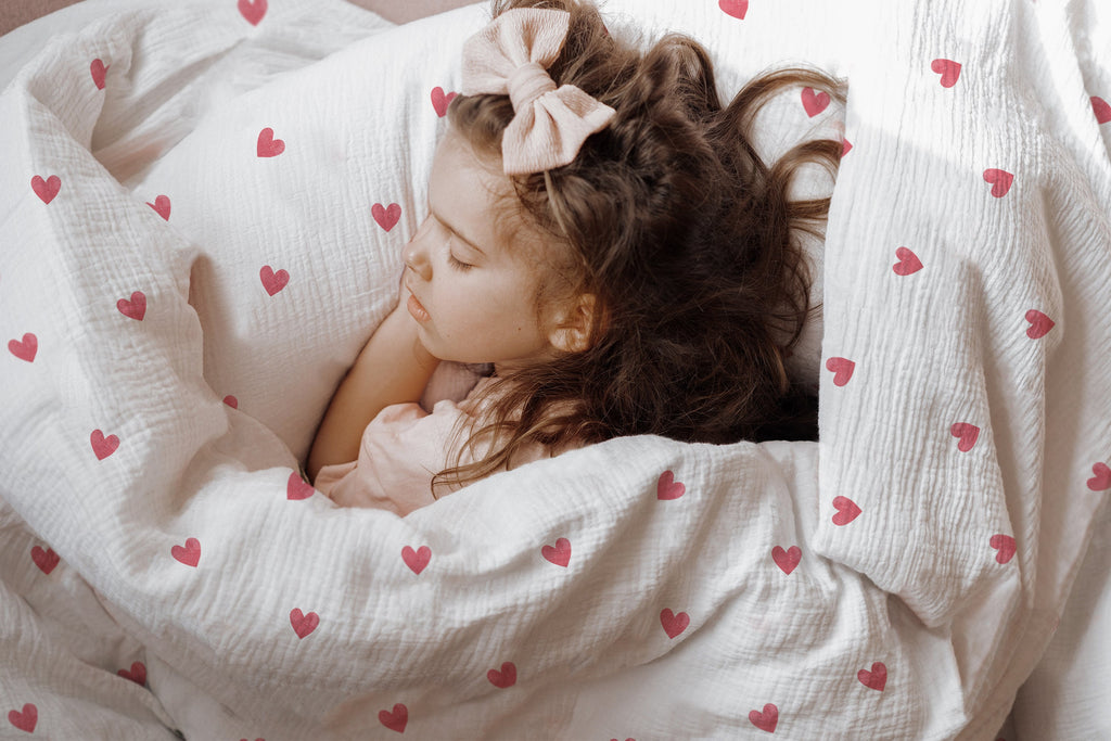 Love cot bedding
