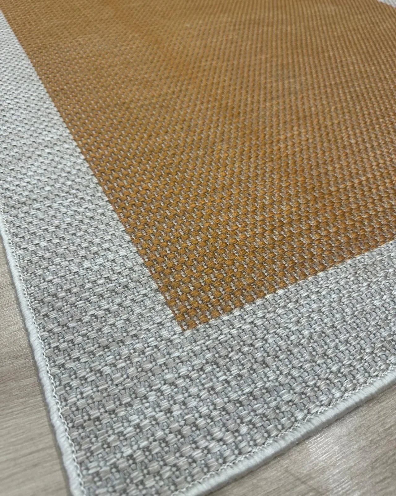 Tapis en sisal naturel moutarde