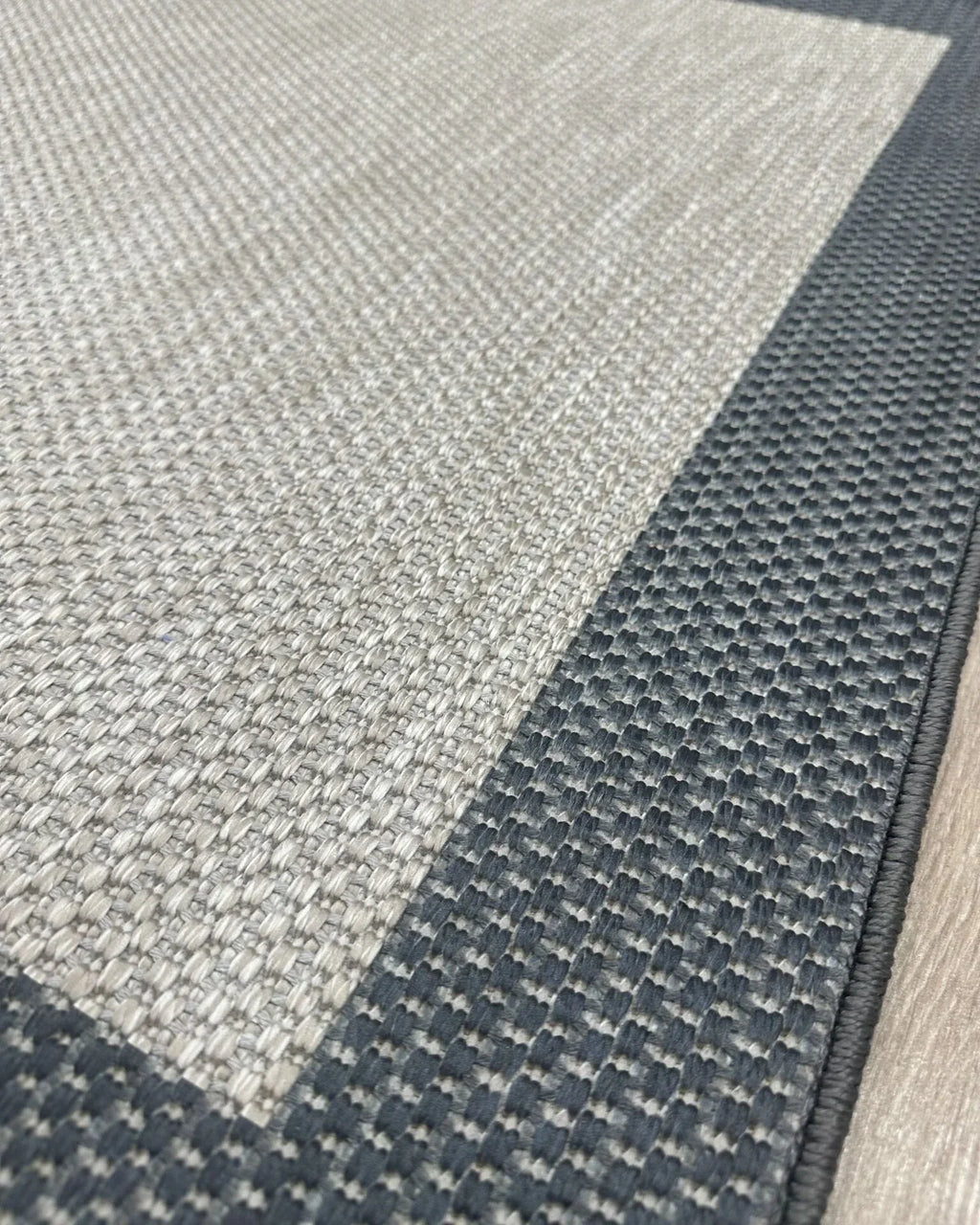 Tapis en sisal naturel gris